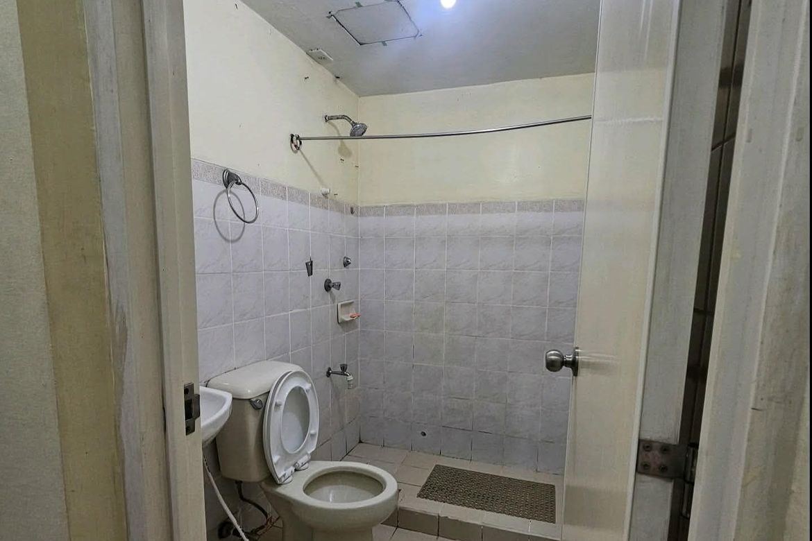 1 Bedroom Condo for Sale in Pio Del Pilar, Makati, Metro Manila – photo 5