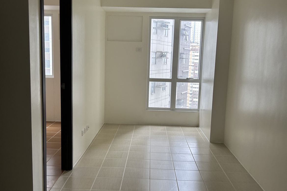 1 Bedroom Condo for Sale in Pioneer Woodlands, Barangka Ilaya, Mandaluyong, Metro Manila near MRT-3 Boni