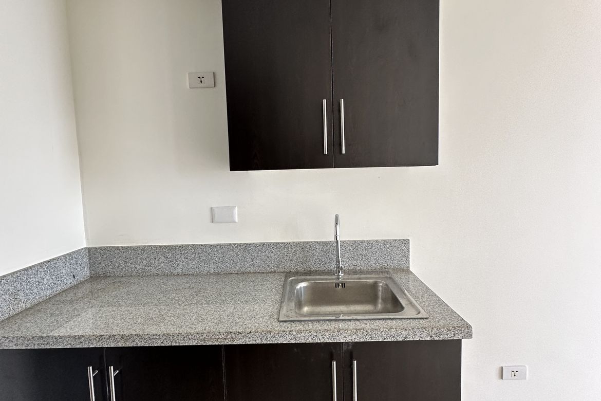 1 Bedroom Condo for Sale in Pioneer Woodlands, Barangka Ilaya, Mandaluyong, Metro Manila near MRT-3 Boni – photo 8
