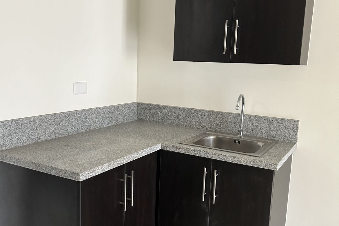 1 Bedroom Condo for Sale in Pioneer Woodlands, Barangka Ilaya, Mandaluyong, Metro Manila near MRT-3 Boni – photo 3