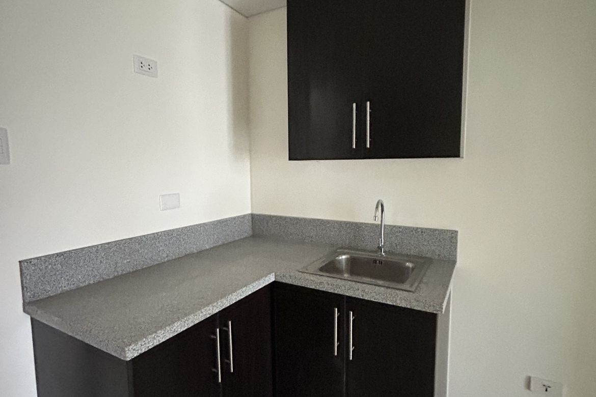 1 Bedroom Condo for Sale in Pioneer Woodlands, Barangka Ilaya, Mandaluyong, Metro Manila near MRT-3 Boni – photo 6