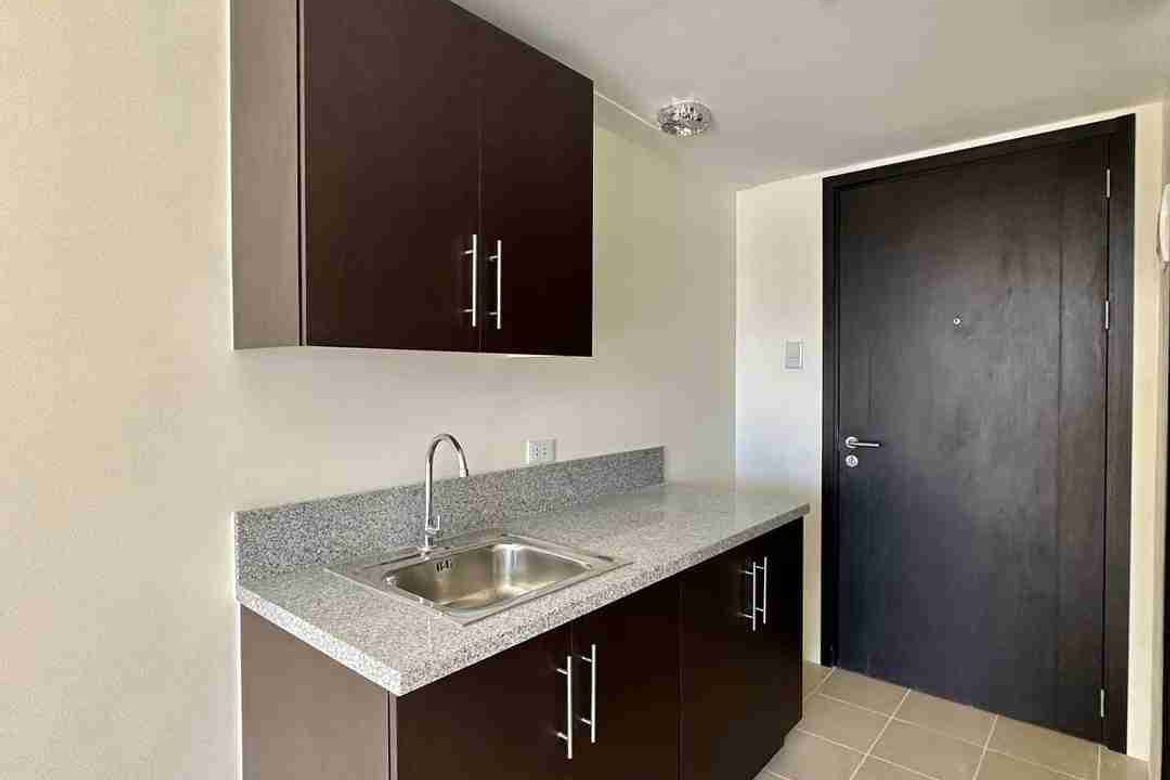 1 Bedroom Condo for Sale in Pioneer Woodlands, Barangka Ilaya, Mandaluyong, Metro Manila near MRT-3 Boni – photo 3