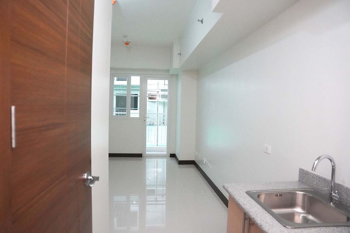 1 Bedroom Condo for Sale in Quantum Residences, Barangay 49, Pasay, Metro Manila near LRT-1 Gil Puyat