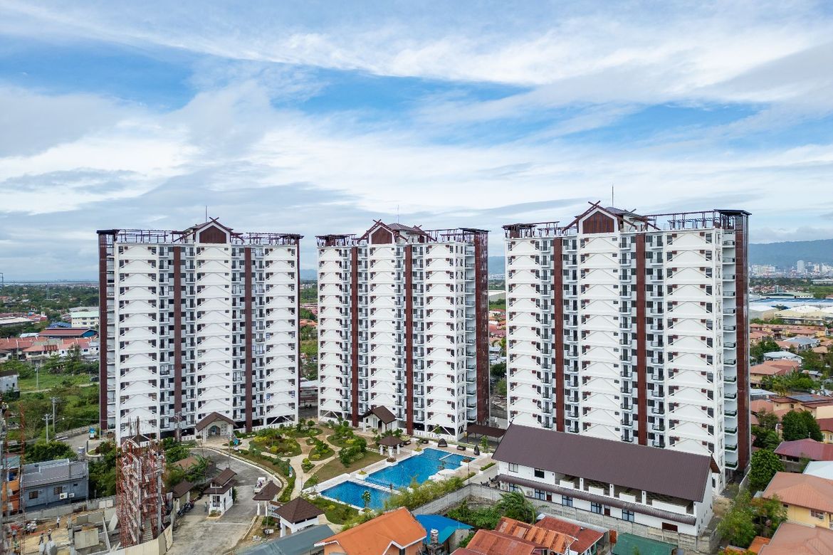 1 Bedroom Condo for Sale in Royal Oceancrest Mactan, Basak, Lapu-Lapu, Cebu