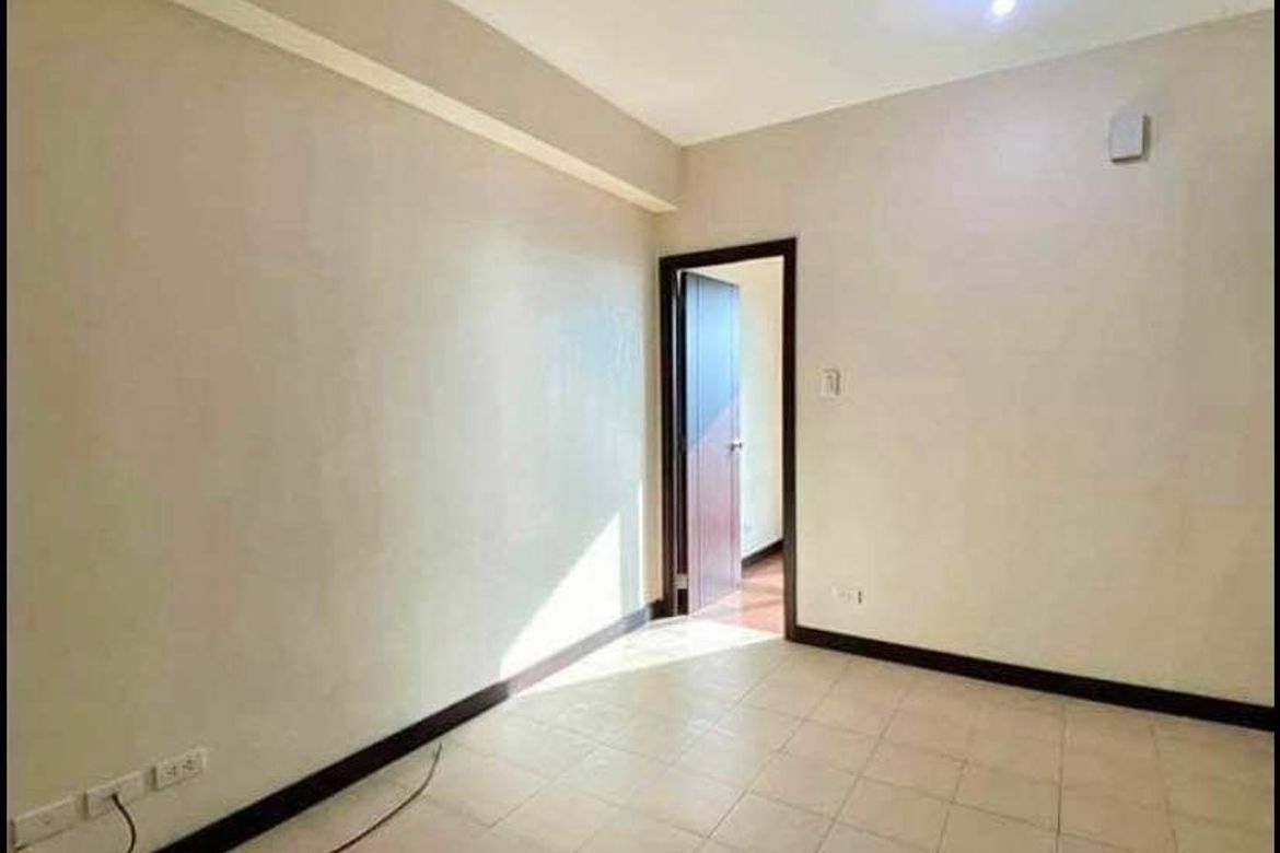 1 Bedroom Condo for Sale in San Lorenzo Place, Bangkal, Makati City near MRT-3 Magallanes – photo 14