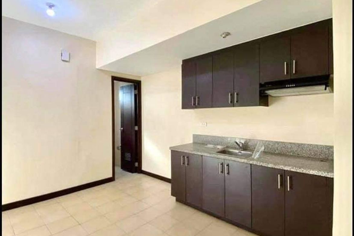 1 Bedroom Condo for Sale in San Lorenzo Place, Bangkal, Makati, Metro Manila near MRT-3 Magallanes – photo 5