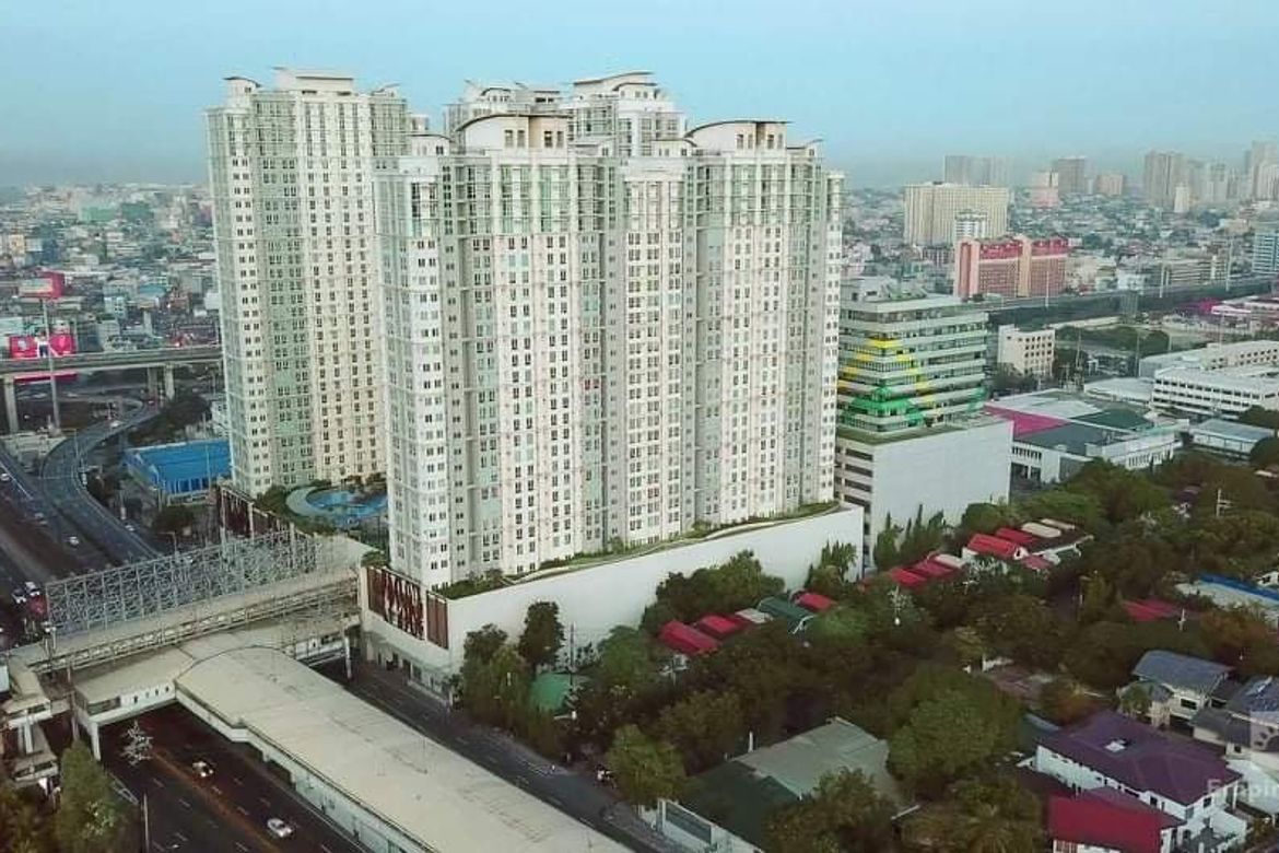 1 Bedroom Condo for Sale in San Lorenzo Place, Bangkal, Makati, Metro Manila near MRT-3 Magallanes