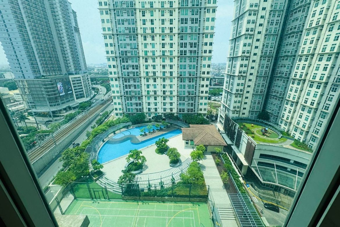 1 Bedroom Condo for Sale in San Lorenzo Place, Bangkal, Makati, Metro Manila near MRT-3 Magallanes