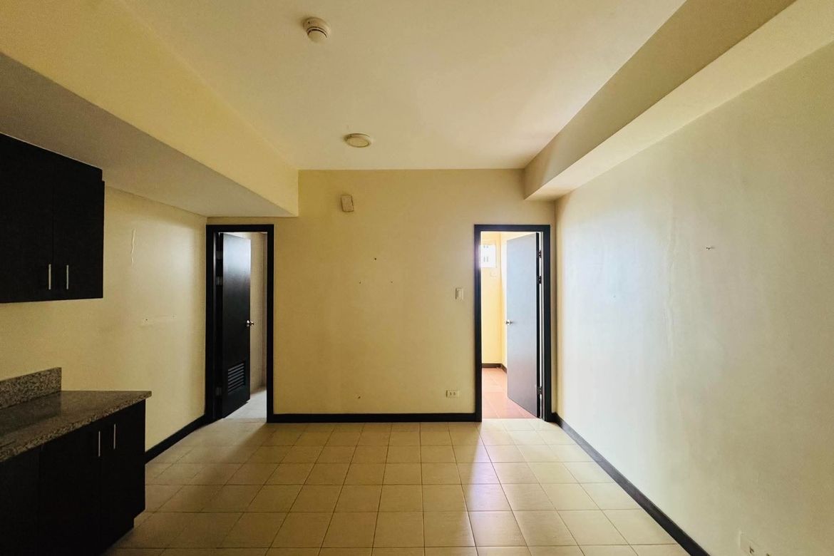 1 Bedroom Condo for Sale in San Lorenzo Place, Bangkal, Makati, Metro Manila near MRT-3 Magallanes – photo 6