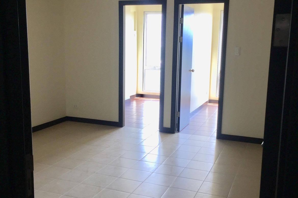 1 Bedroom Condo for Sale in San Lorenzo Place, Bangkal, Makati, Metro Manila near MRT-3 Magallanes – photo 7