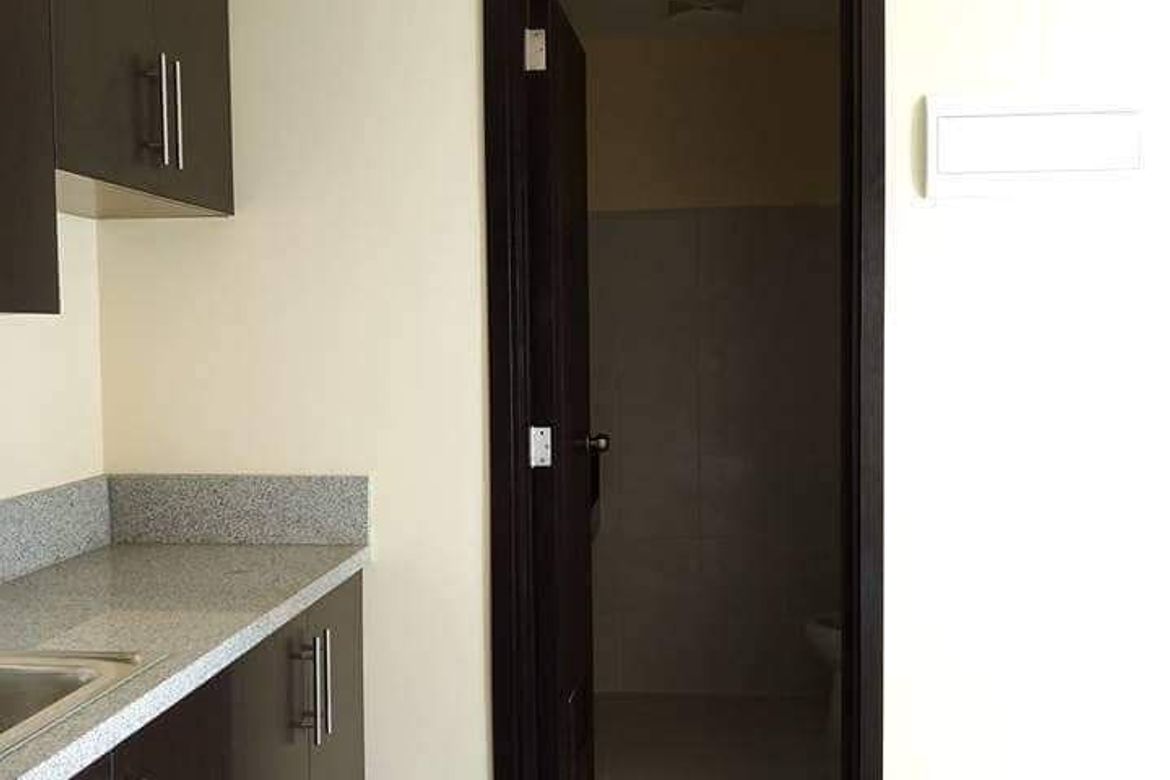 1 Bedroom Condo for Sale in San Lorenzo Place, Bangkal, Makati, Metro Manila near MRT-3 Magallanes – photo 3