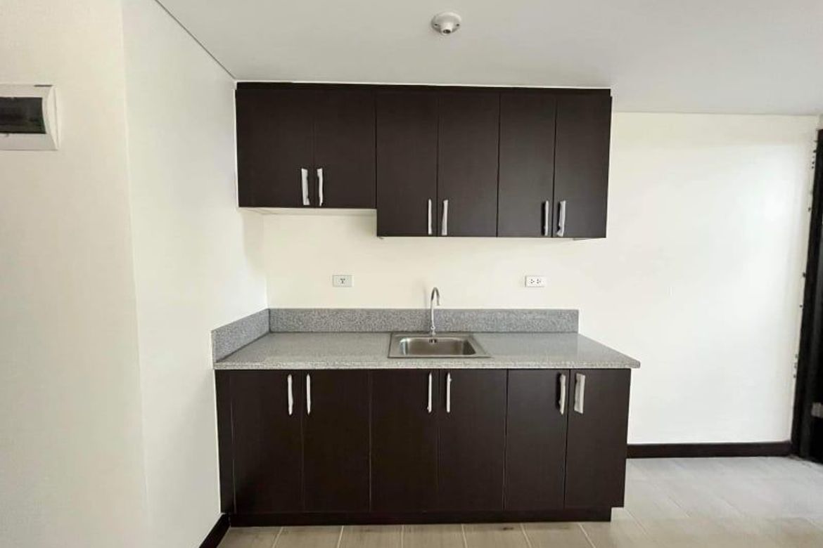 1 Bedroom Condo for Sale in San Lorenzo Place, Bangkal, Makati, Metro Manila near MRT-3 Magallanes – photo 8
