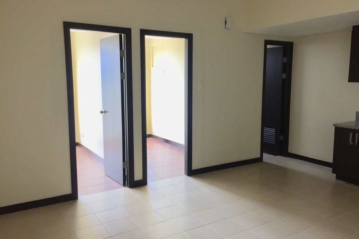 1 Bedroom Condo for Sale in San Lorenzo Place, Bangkal, Makati, Metro Manila near MRT-3 Magallanes