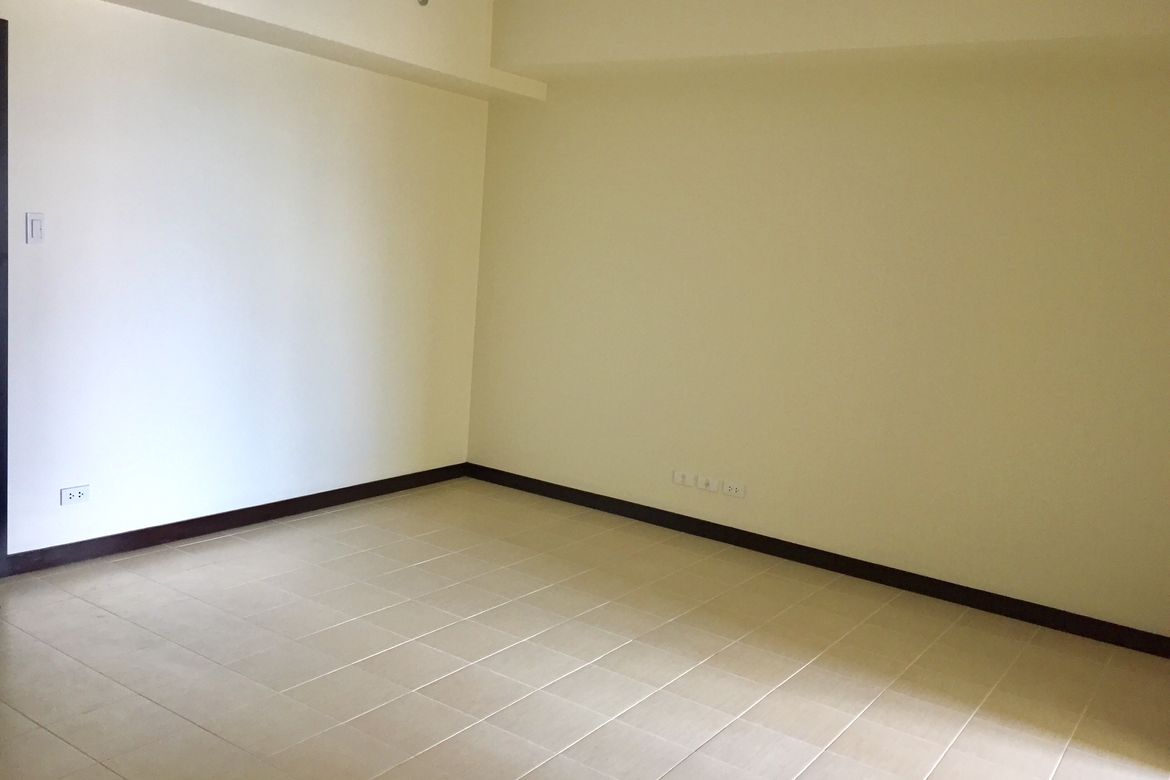1 Bedroom Condo for Sale in San Lorenzo Place, Bangkal, Makati, Metro Manila near MRT-3 Magallanes – photo 3