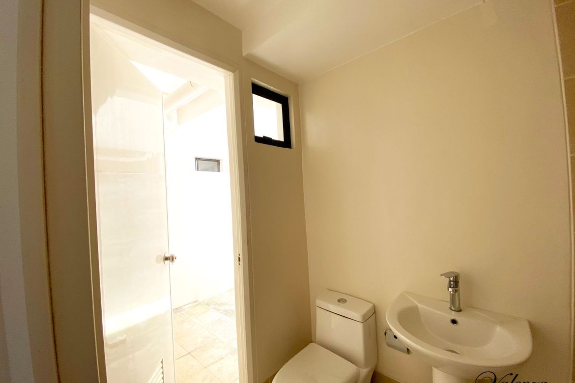1 Bedroom Condo for Sale in Santo Domingo, Santa Rosa, Laguna – photo 5