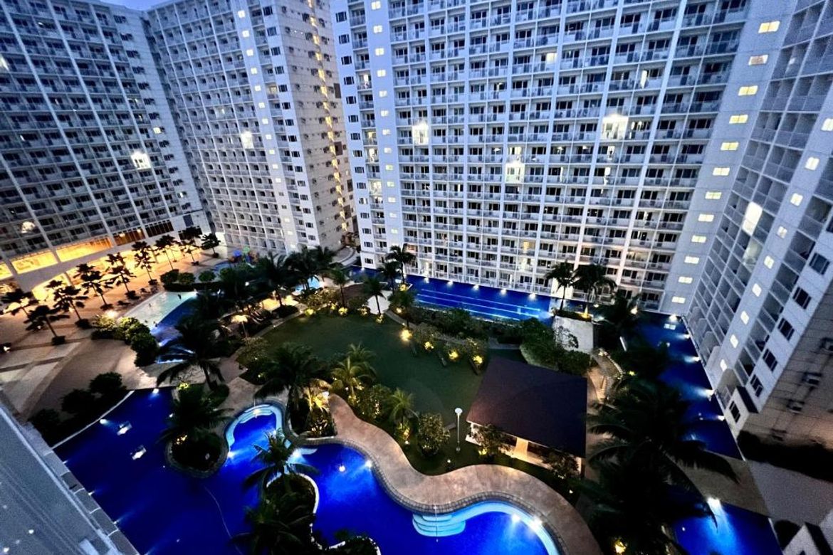 1 Bedroom Condo for Sale in Shore Residences, Barangay 76, Pasay, Metro Manila near LRT-1 Libertad