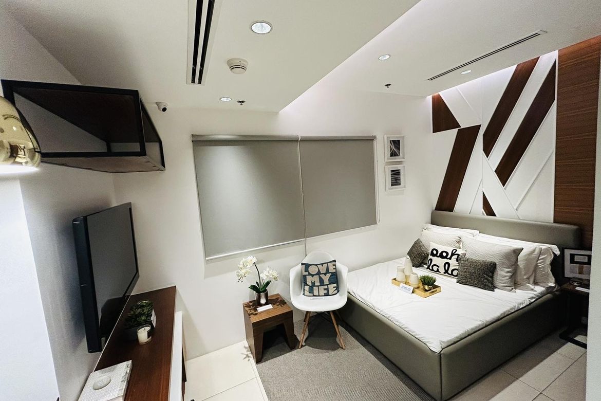 1 Bedroom Condo for Sale in The Paddington Place, Highway Hills, Mandaluyong, Metro Manila near MRT-3 Shaw Boulevard