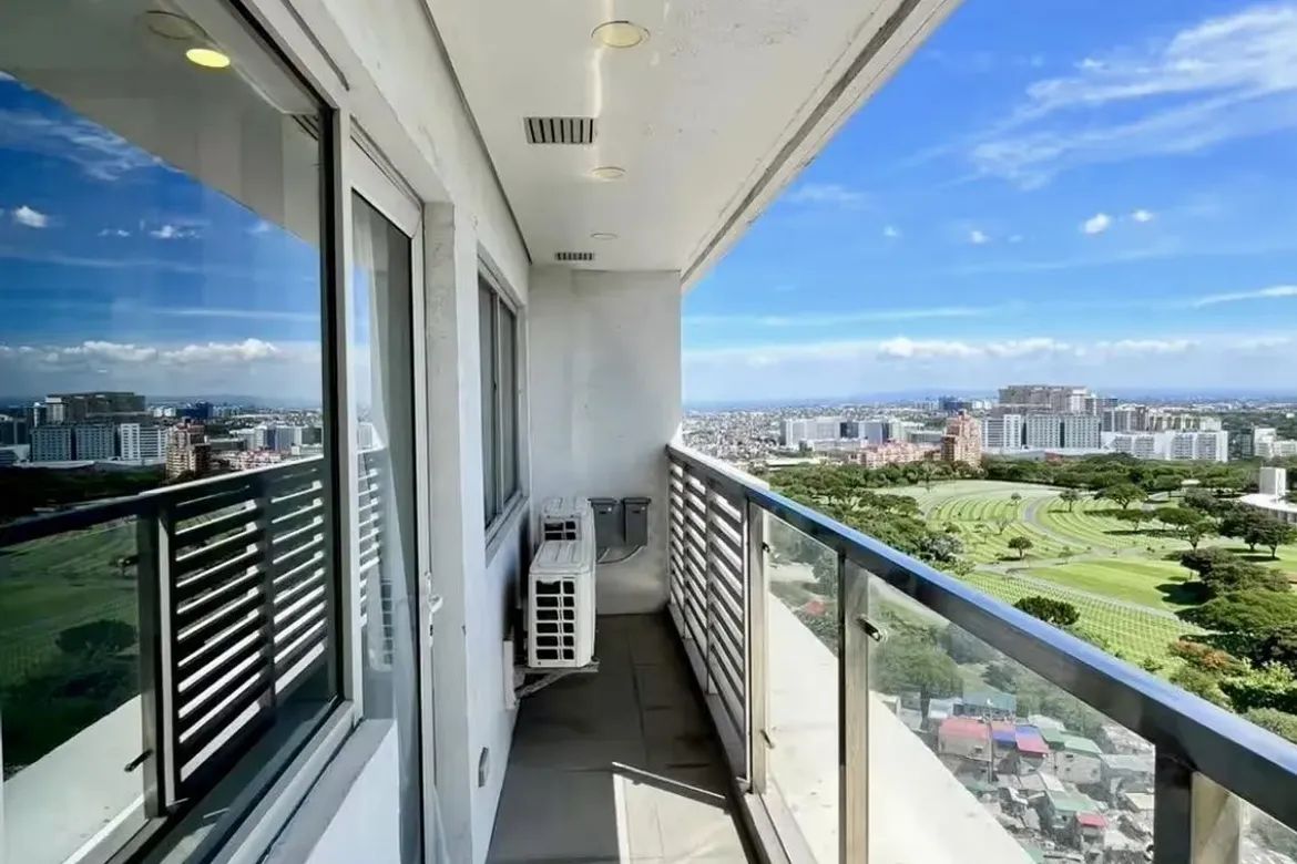1 Bedroom Condo for Sale in The Residences at Bonifacio Civic Center, BGC, Taguig – photo 5