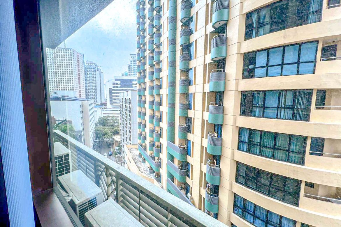 1 Bedroom Condo for Sale in THE SHANG GRAND TOWER, San Lorenzo, Makati City near MRT-3 Ayala – photo 8