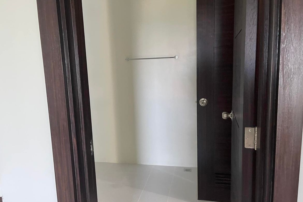 1 Bedroom Condo for Sale in The Trion Towers, BGC, Taguig – photo 6