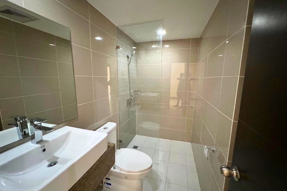 1 Bedroom Condo for Sale in Three Central, Bel-Air, Makati City – photo 8