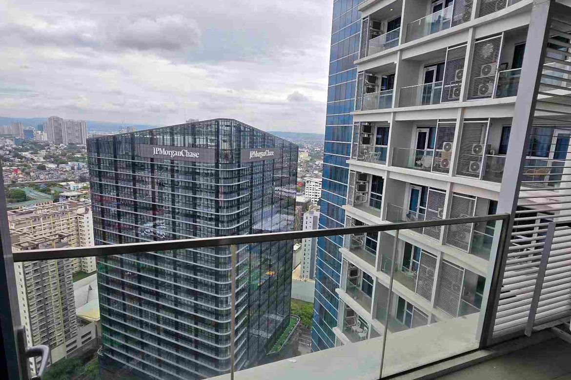 1 Bedroom Condo for Sale in Uptown Parksuites, BGC, Taguig – photo 8
