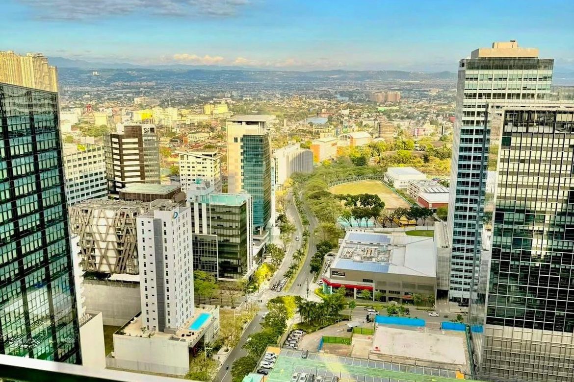 1 Bedroom Condo for Sale in Uptown Parksuites, BGC, Taguig