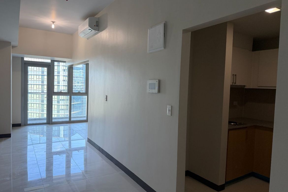 1 Bedroom Condo for Sale in Uptown Parksuites, BGC, Taguig, Metro Manila – photo 2