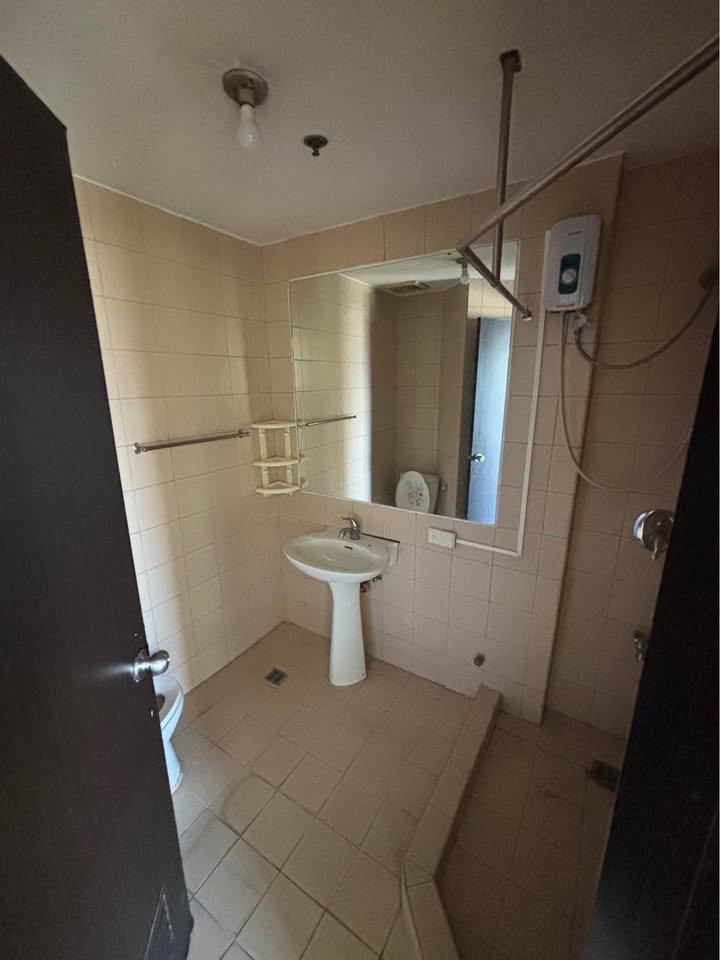 1-Bedroom Condo with Parking for Sale at Lancaster Hotel Manila, Shaw Blvd, Mandaluyong – photo 6