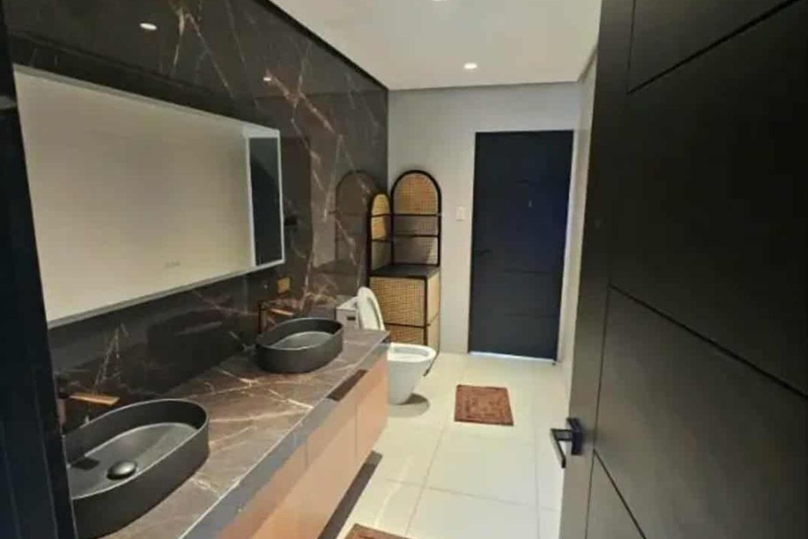 1 Bedroom House for Sale in LOYOLA GRAND VILLAS, Ramon Magsaysay, Quezon City, Metro Manila near LRT-1 Roosevelt – photo 5