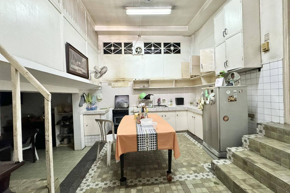 1 Bedroom House for Sale in Roxas, Quezon City, Metro Manila