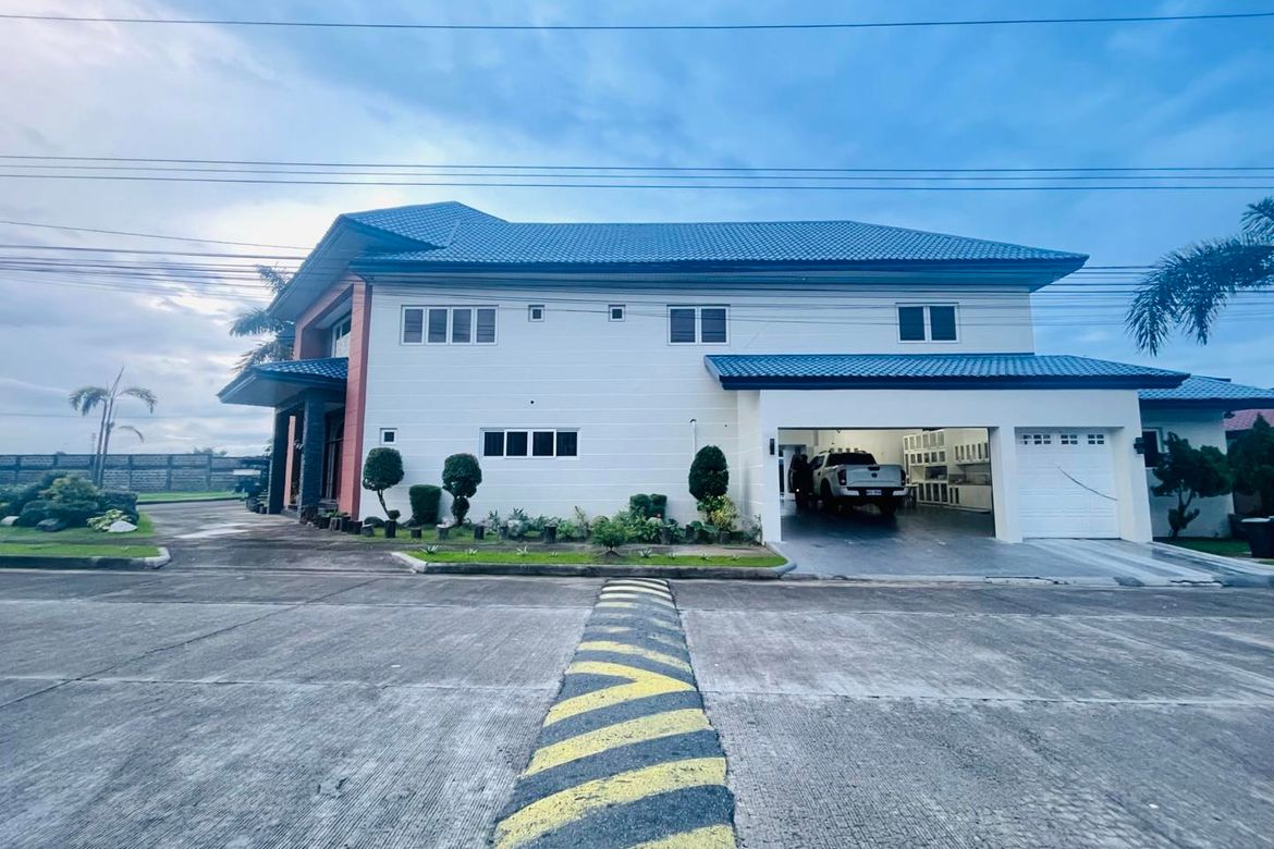 10 Bedroom House for Sale in Amsic, Angeles, Pampanga – photo 2