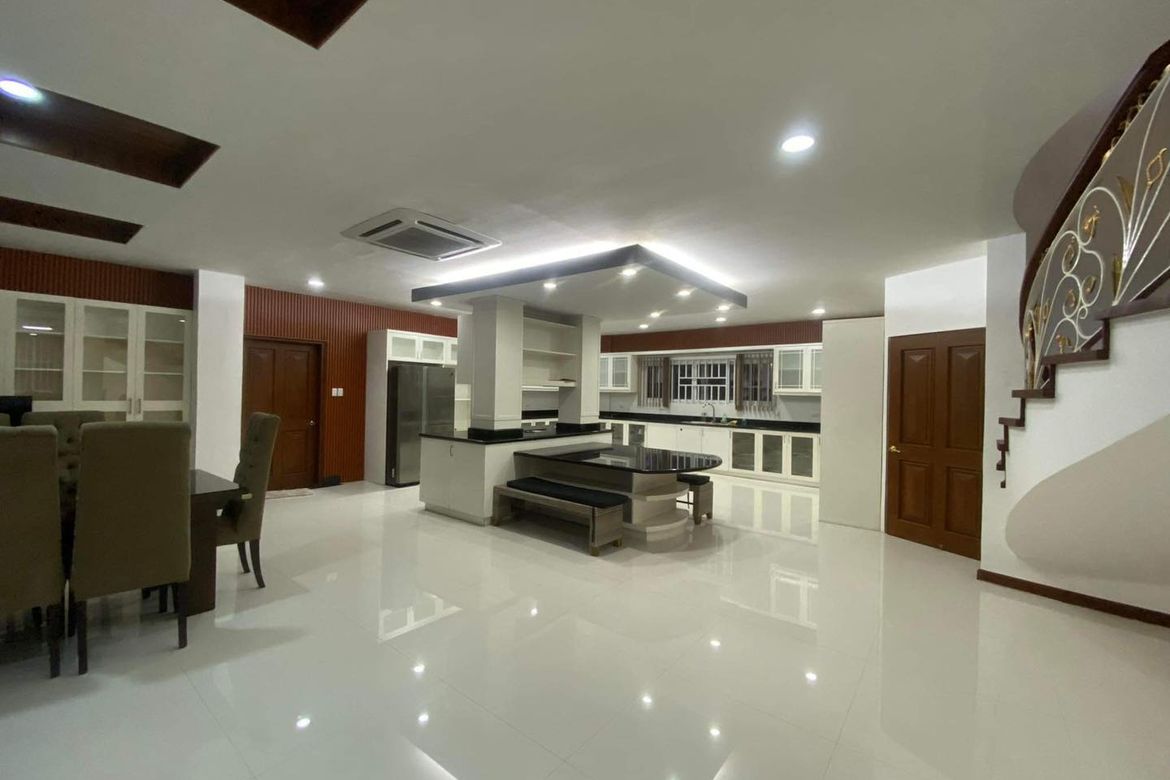 10 Bedroom House for Sale in Amsic, Angeles, Pampanga – photo 4