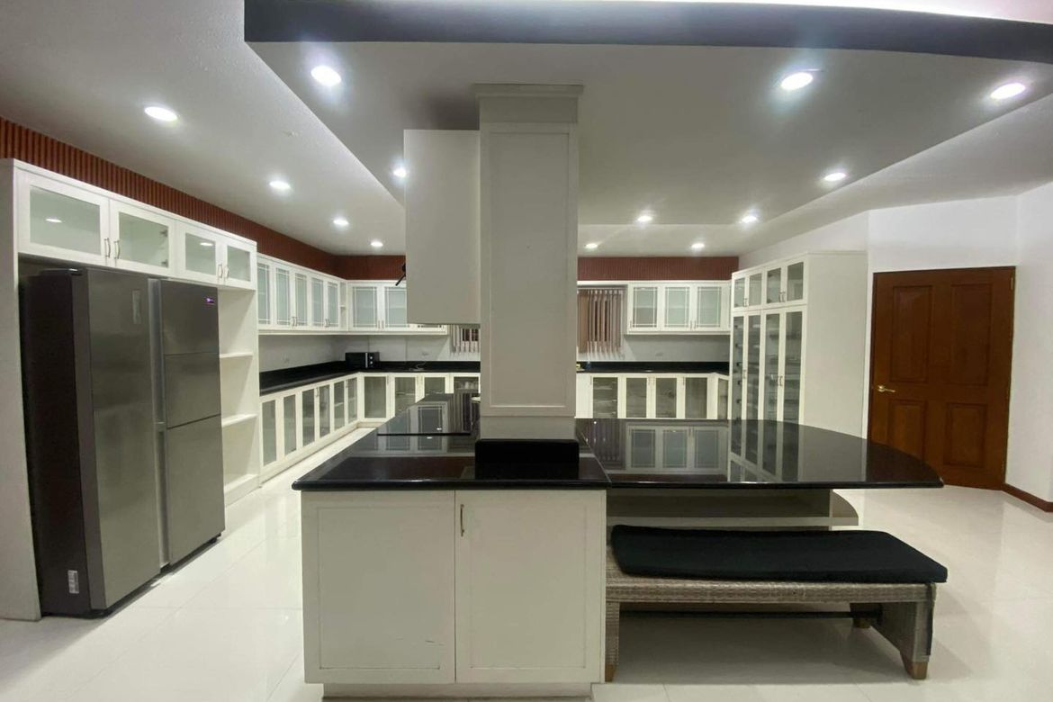 10 Bedroom House for Sale in Amsic, Angeles, Pampanga – photo 8