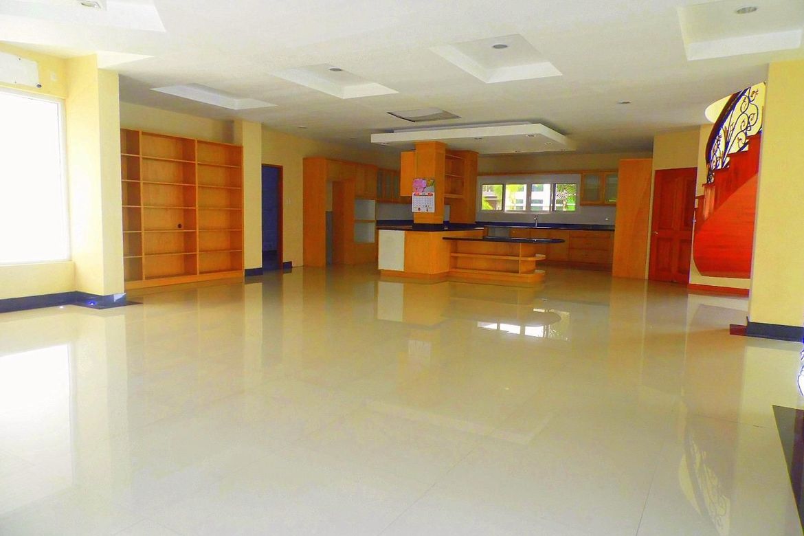 10 Bedroom House for Sale in Amsic, Angeles, Pampanga – photo 6