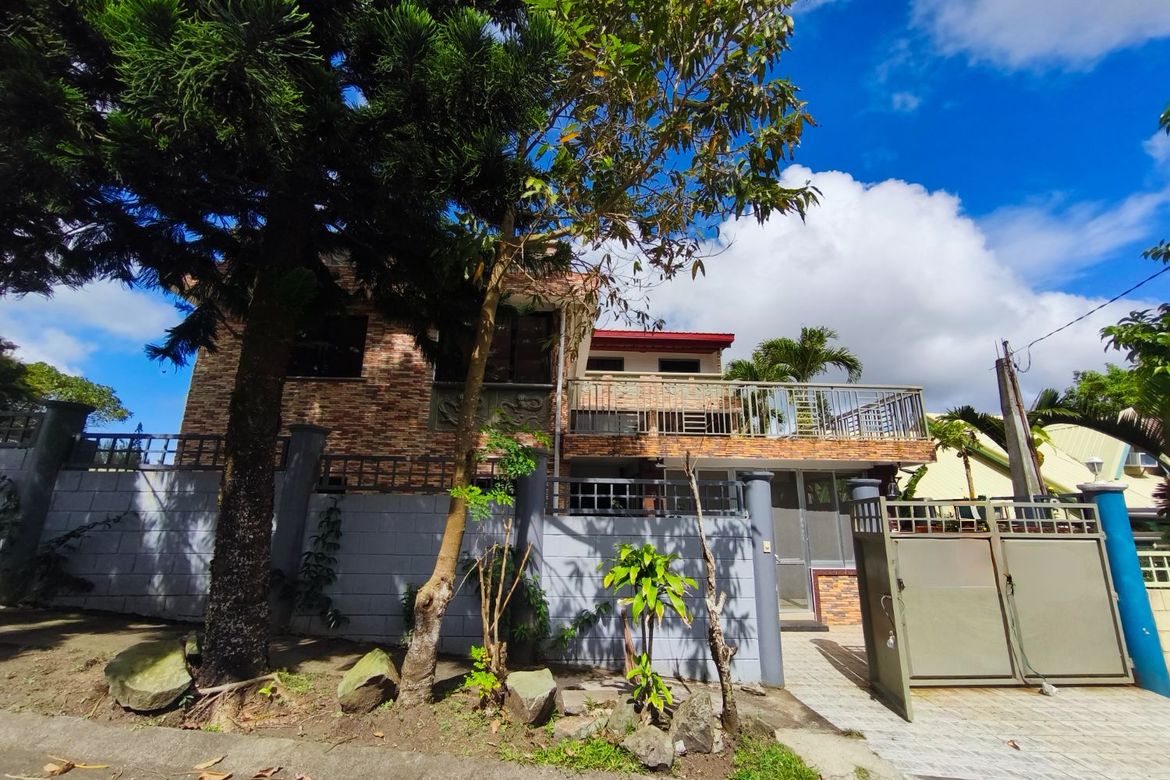 10 Bedroom House for Sale in Asisan, Tagaytay, Cavite