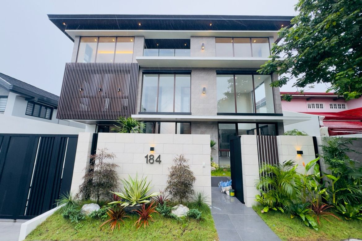 10 Bedroom House for Sale in Ayala Alabang Village, New Alabang Village, Muntinlupa, Metro Manila – photo 2