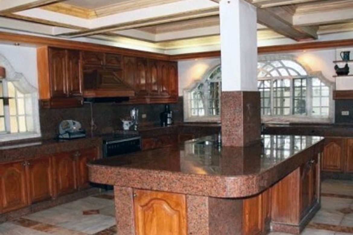 10 Bedroom House for Sale in Forbes Park North, Makati, Metro Manila – photo 2