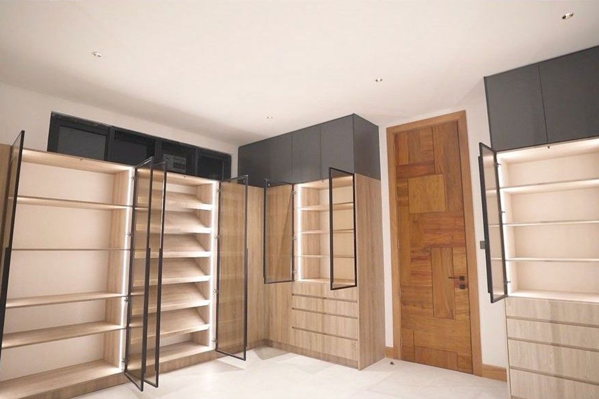 10 Bedroom House for Sale in New Alabang Village, Muntinlupa, Metro Manila – photo 3