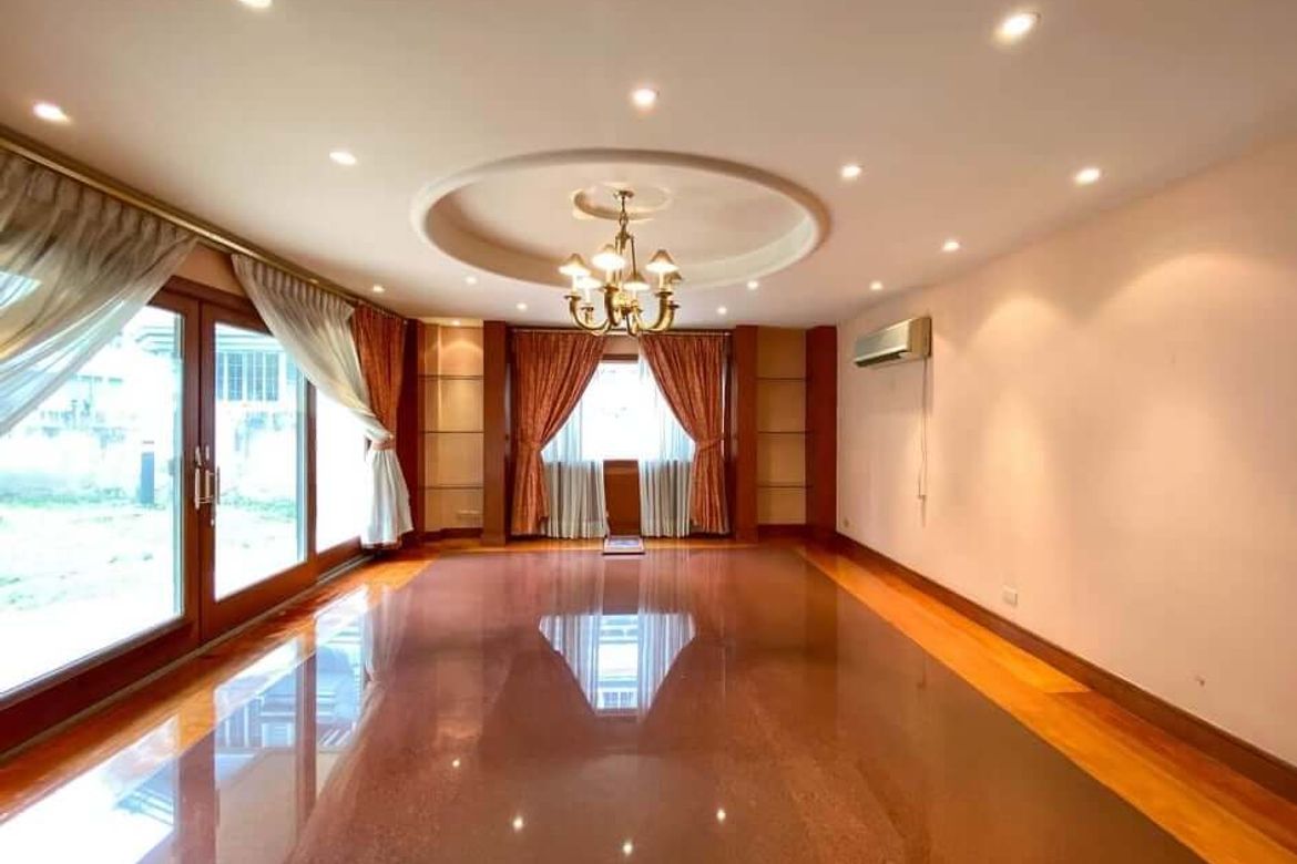 10 Bedroom House for Sale in Pansol, Quezon City, Metro Manila