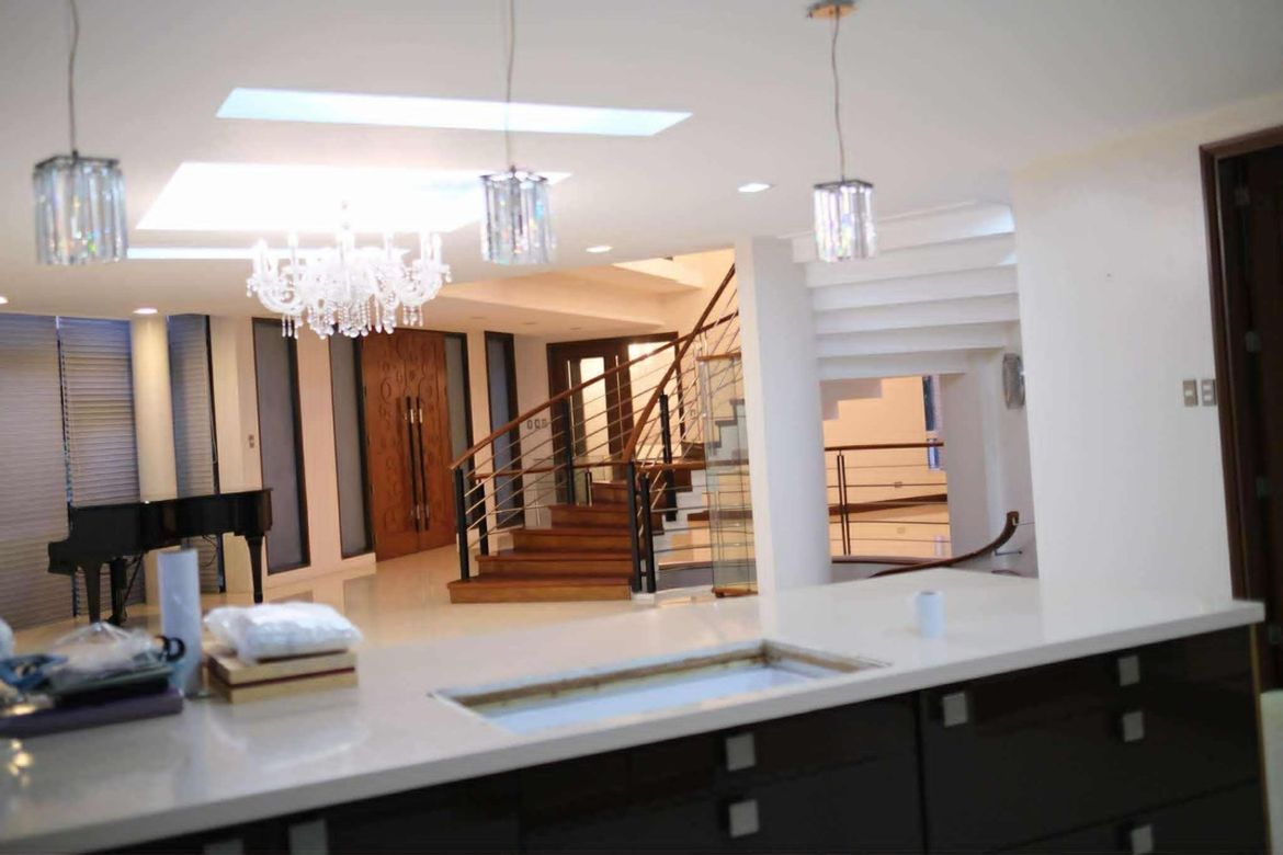 10 Bedroom House for Sale in Pansol, Quezon City, Metro Manila – photo 8