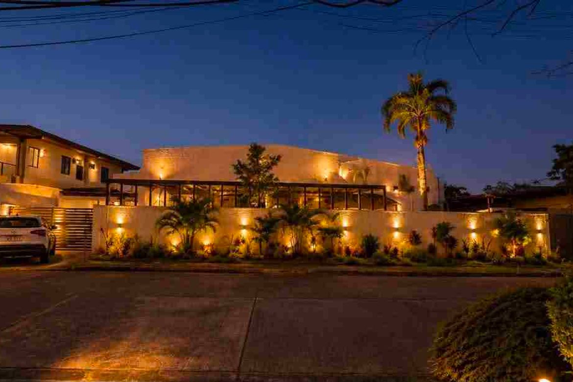 10 Bedroom House for Sale in Pasong Tamo, Quezon City, Metro Manila – photo 3