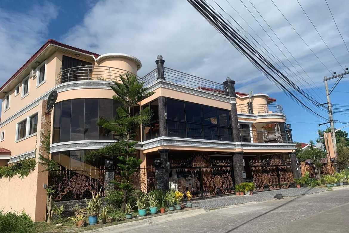 10 Bedroom House for Sale in Pooc, Talisay, Cebu