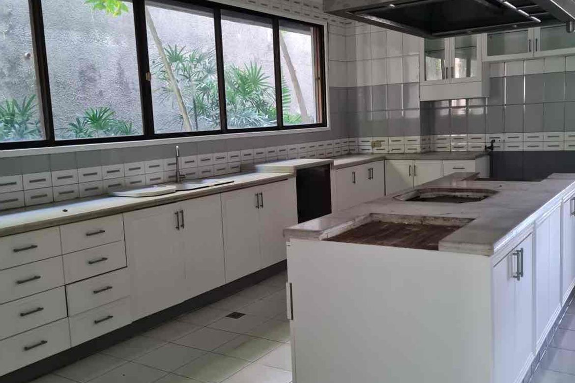 11 Bedroom House for Rent in White Plains, Quezon City, Metro Manila photo 5