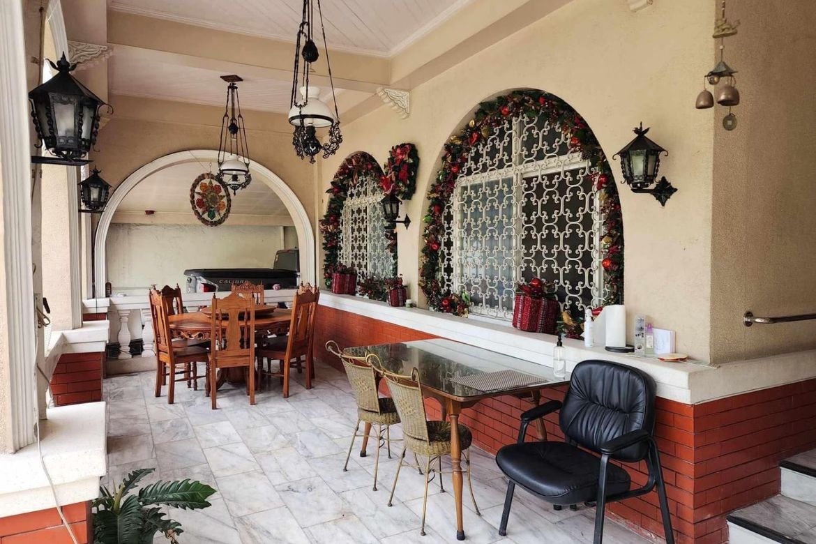 11 Bedroom House for Sale in Loyola Heights, Quezon City, Metro Manila near LRT-2 Katipunan – photo 6