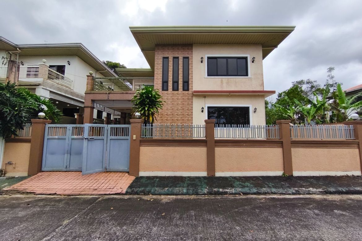 11 Bedroom House for Sale in Patutong Malaki South, Tagaytay, Cavite