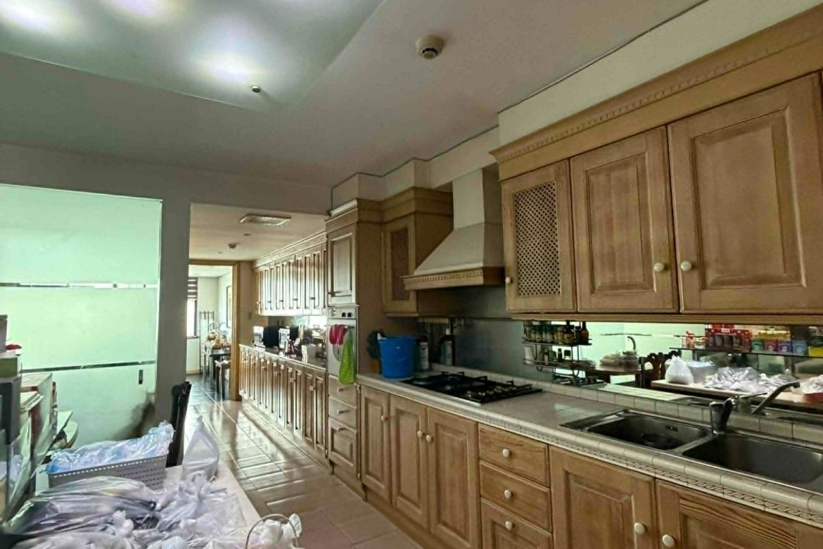 12 Bedroom Shophouse for Sale in Bangkal, Makati, Metro Manila near MRT-3 Magallanes – photo 5