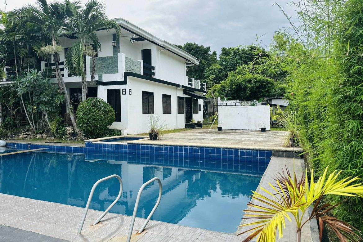 14 Bedroom Apartment for Sale in San Isidro, Dauis, Bohol