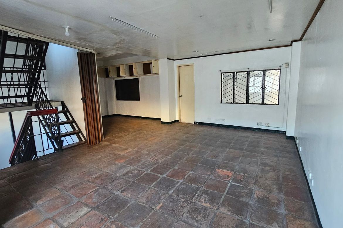 17 Bedroom Office for Sale in Socorro, Quezon City, Metro Manila near MRT-3 Santolan – photo 3