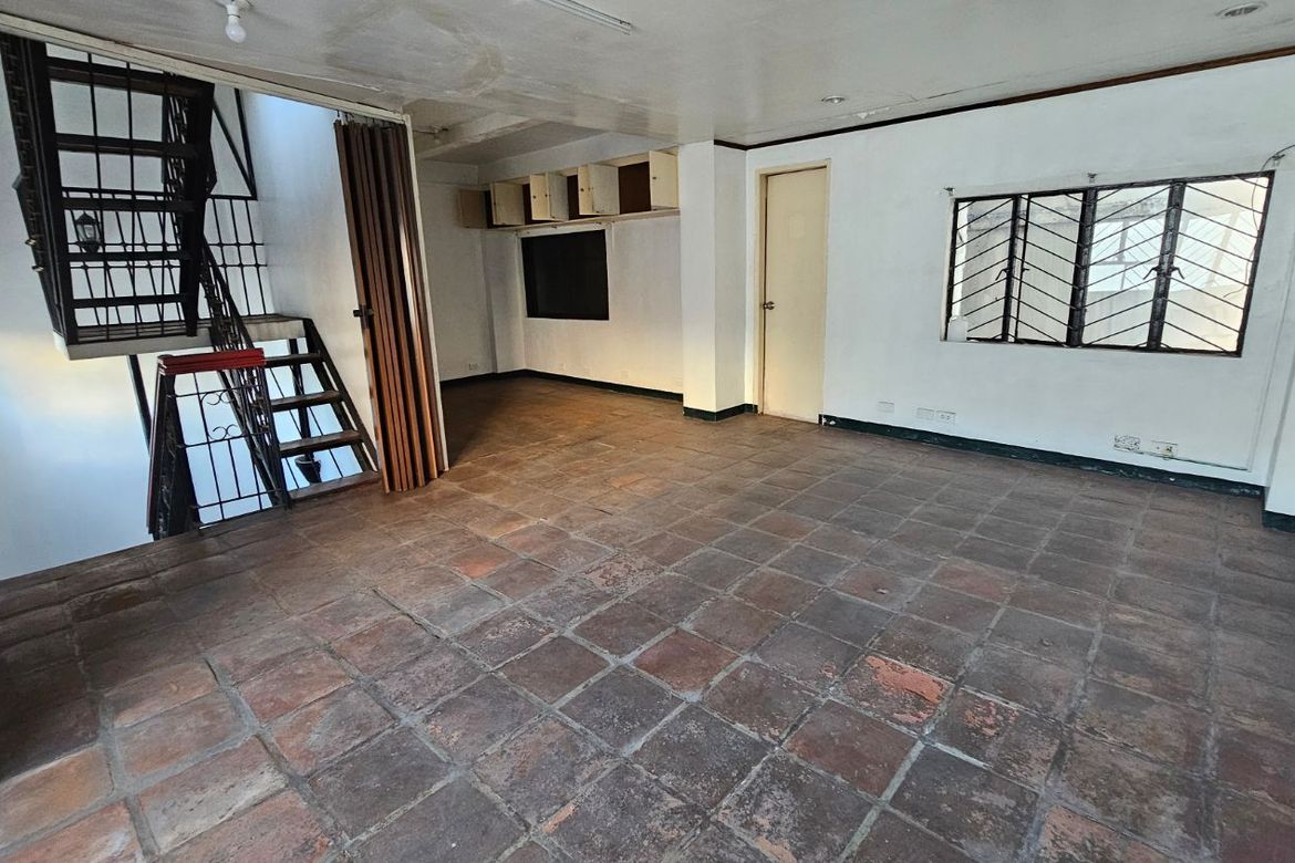17 Bedroom Office for Sale in Socorro, Quezon City, Metro Manila near MRT-3 Santolan – photo 4